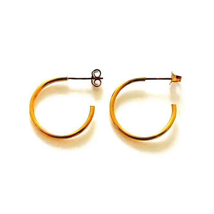 18ct Gold Plated 20mm Hoop Earrings | 1.5mm Thickness | Roberts & Co