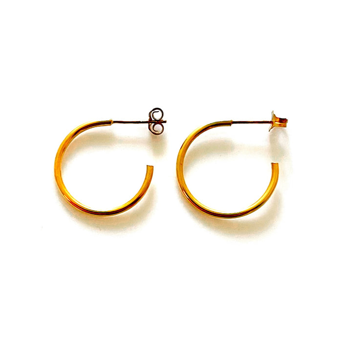 18ct Gold Plated 20mm Hoop Earrings | 1.5mm Thickness | Roberts & Co