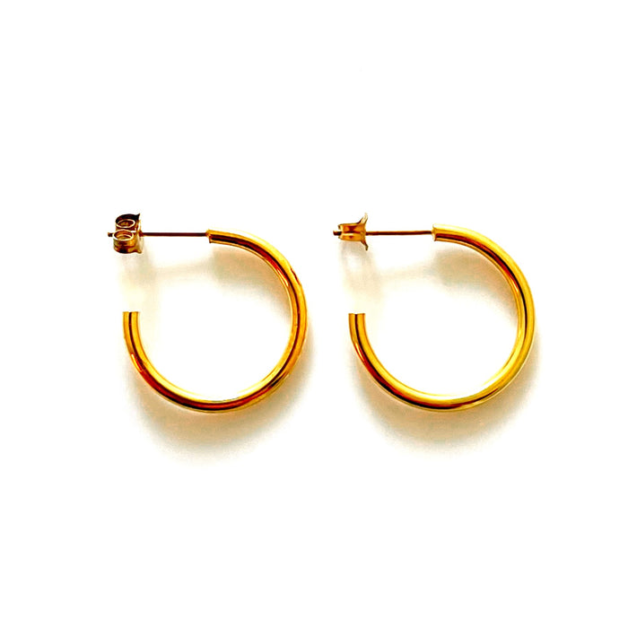 Solid 18ct Gold Plated 20mm Hoop Earrings | 2mm Thickness | Roberts & Co