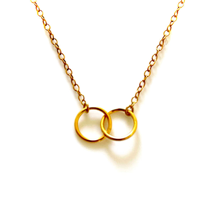 Eternal Beauty: 18ct Gold-Plated Sterling Silver Love Knot Necklace