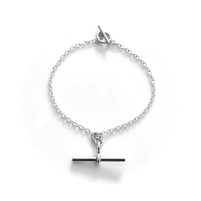 Sterling Silver Bracelet with 2.5cm T Bar Charm and Oval Link Chain