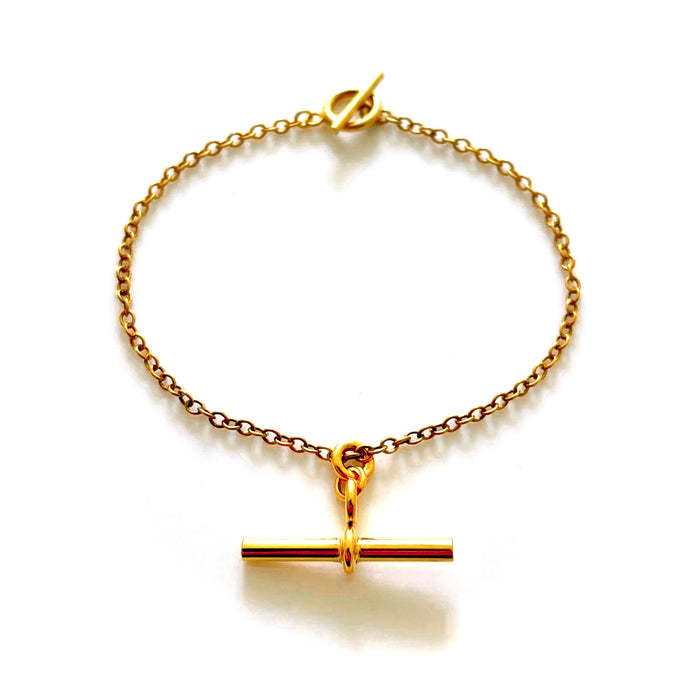 18ct Gold Plated Sterling Silver Bracelet with 2.5cm T Bar Charm and Oval Link Chain
