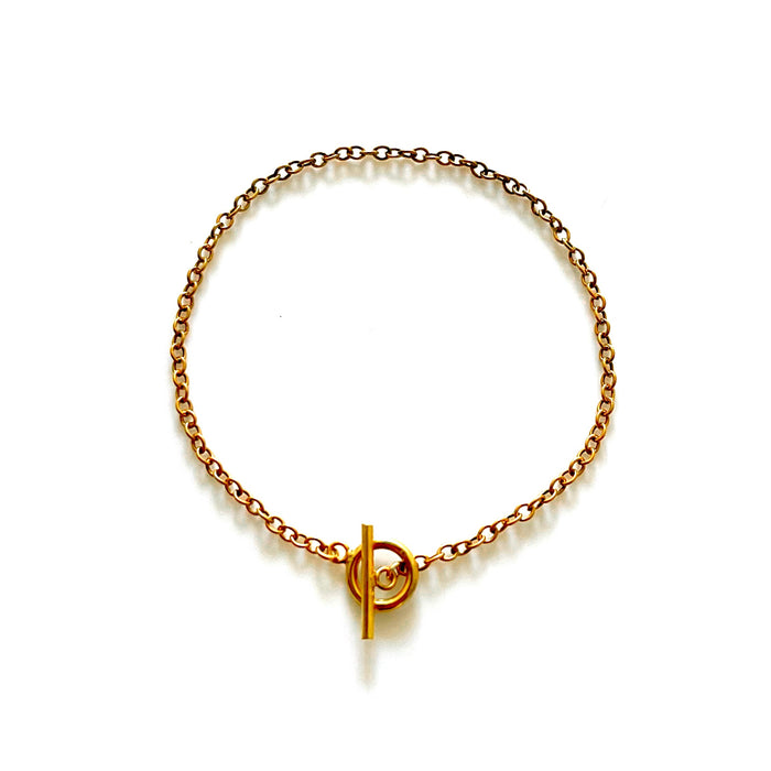 Luxurious 18ct Gold Plated Sterling Silver Bracelet with Oval Link Chain and Toggle Clasp